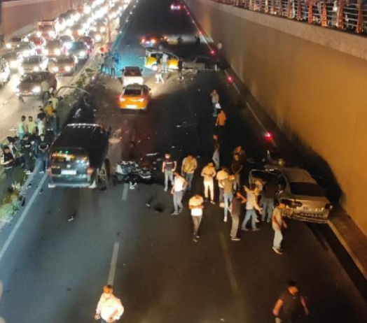 Diyarbakır’da 5 aracın karıştığı kazada ölü sayısı 3’e yükseldi