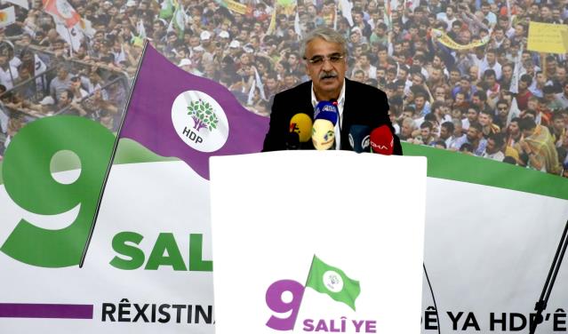 HDP Eş Genel Başkanı Mithat Sancar, Diyarbakır’da düzenlenen etkinlikte konuştu Açıklaması