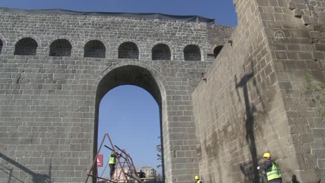 Tarihi Urfakapı araç trafiğine açıldı