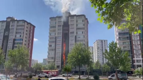 Diyarbakır’da 13 katlı binada yangın