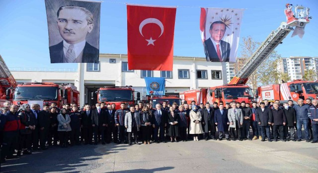 Diyarbakır Valisi Su, itfaiyecileri kabul etti