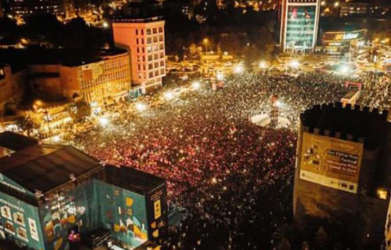 Zeynep Bastık, Diyarbakır’ı salladı! Konserine 70 bin kişi akın etti