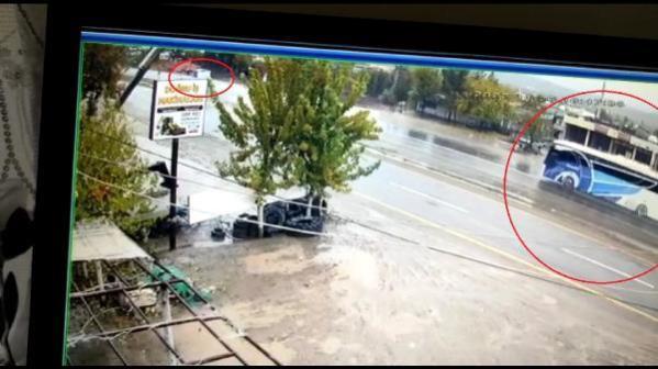Diyarbakır’da yolcu otobüsü devrildi: 3’ü ağır 35 yaralı (2)