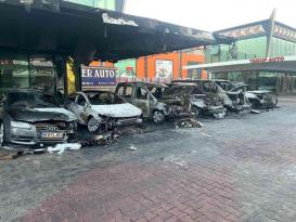 Kısa devre nedeniyle 6 araç ve bir iş yerinin yandığı olayda güvenlik ihmali iddiası