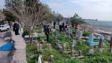 Diyarbakır’da mezarlıklarda yabani ot ilaçlaması yapıldı