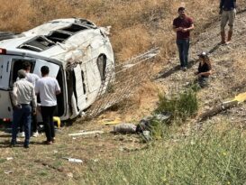 Diyarbakır’da Minibüs ve Pikap Çarpıştı: 20 Yaralı
