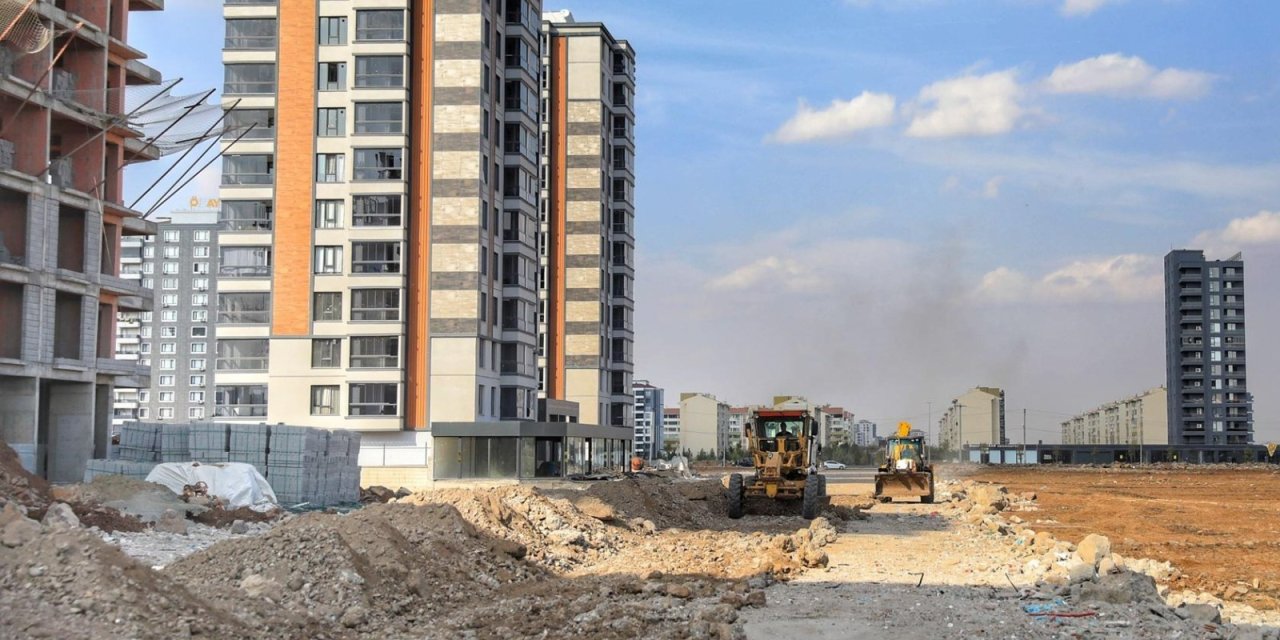 Kayapınar’da yeni yollar için yoğun mesai  