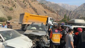 Hakkari’de feci kaza: Çok sayıda yaralı var