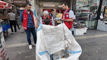 Diyarbakır’da sokakta çalışan 90 çocuk eğitime kazandırıldı