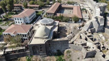 Diyarbakır’daki o kilisenin kubbesi 100 yıl sonra yerleştirildi