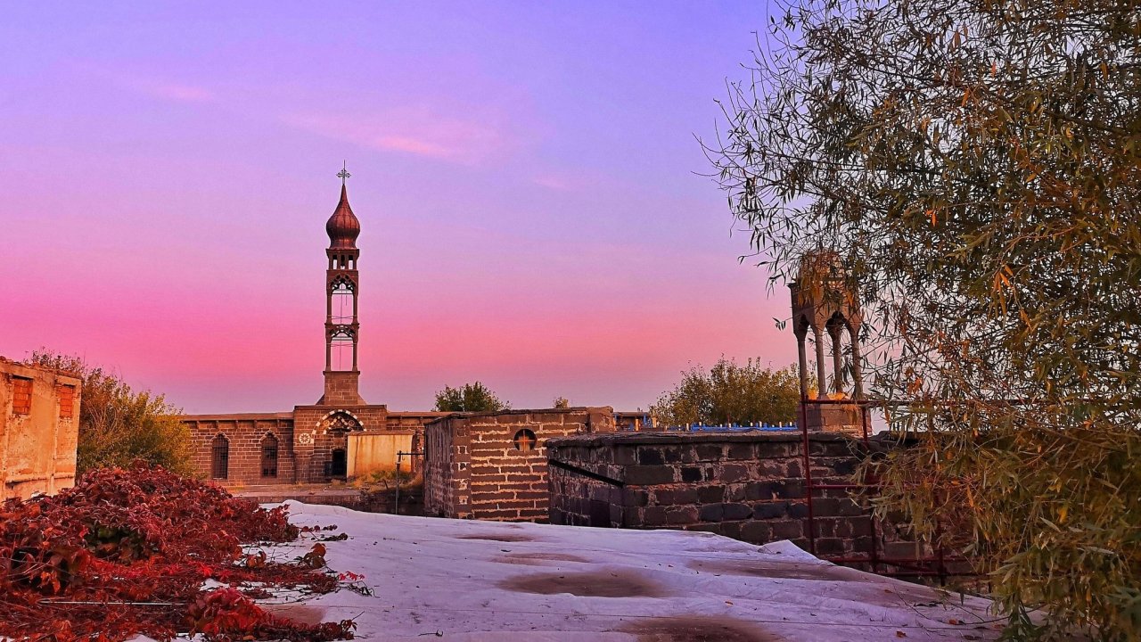 Diyarbakır’daki 4 kilise papazsız kaldı!