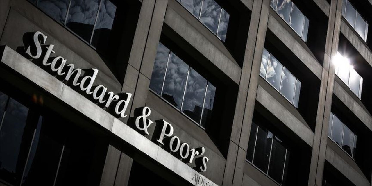 S&P, Türkiye’nin kredi notunu yükseltti