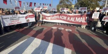 İstanbul'da "Açık Radyo" eylemi