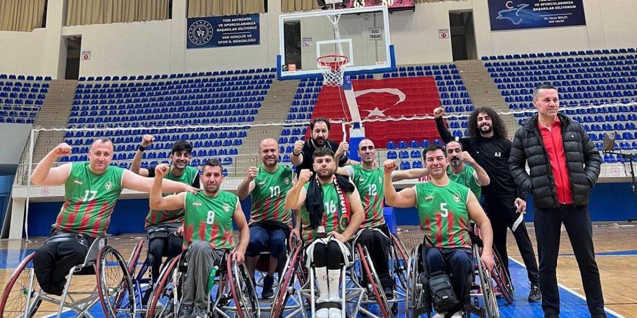 Amedspor basketbolda dolu dizgin