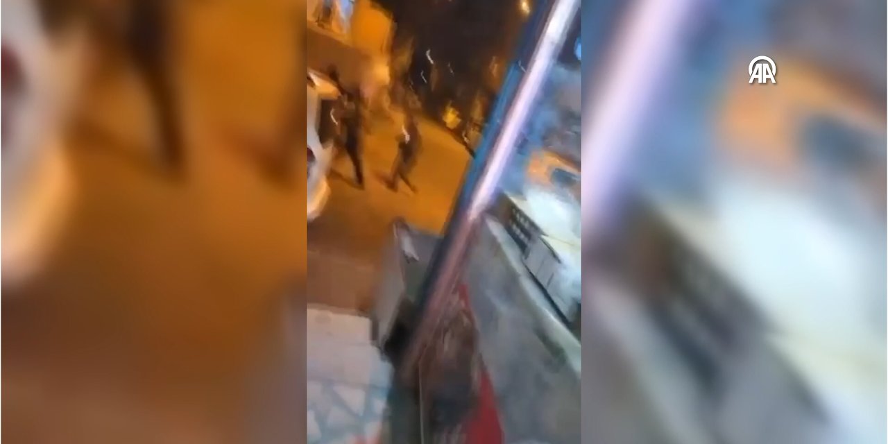 Bağcılar’da polis aracına molotof atılma anları