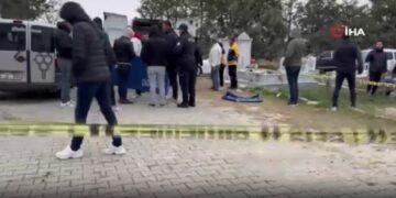 Tekirdağ’da iki kuzen mezarlıkta park halindeki araçta ölü bulundu