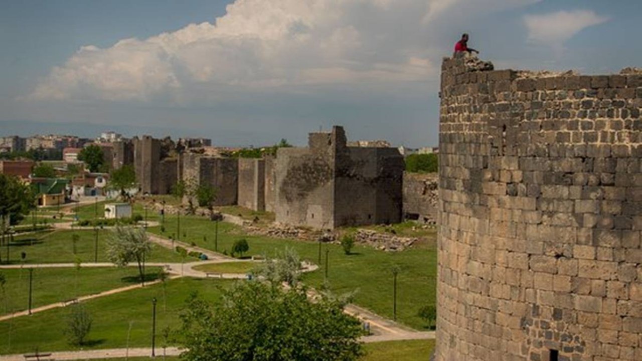 Diyarbakır’da 12 bin aileye 1000’er lira destek