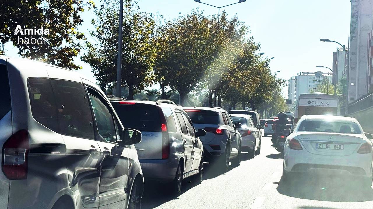 Diyarbakır’da trafik felç oldu