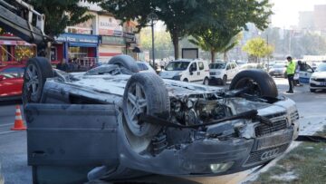 Batman'da devrilen otomobildeki 1 kişi yaralandı