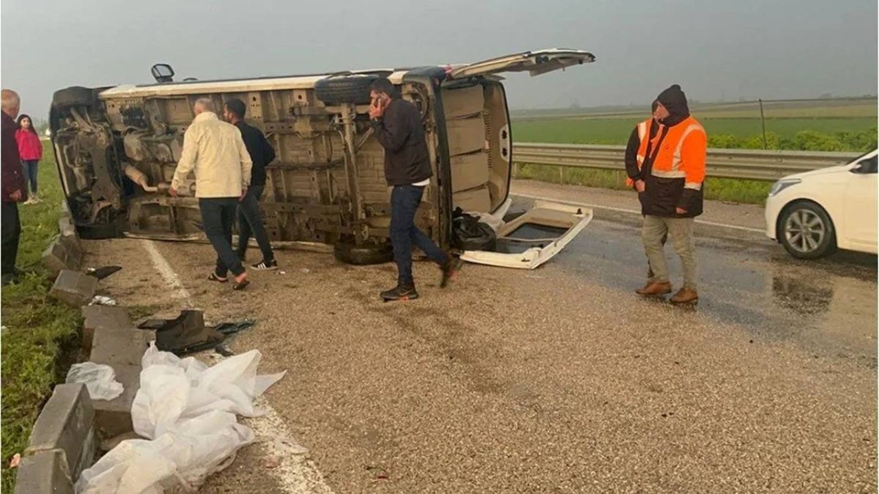 Minibüs devrildi: 5 kişi yaralandı