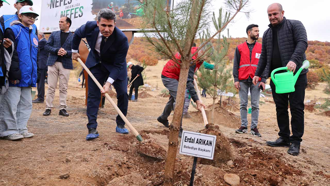 Bingöl’de binlerce fidan dikimi gerçekleştirildi