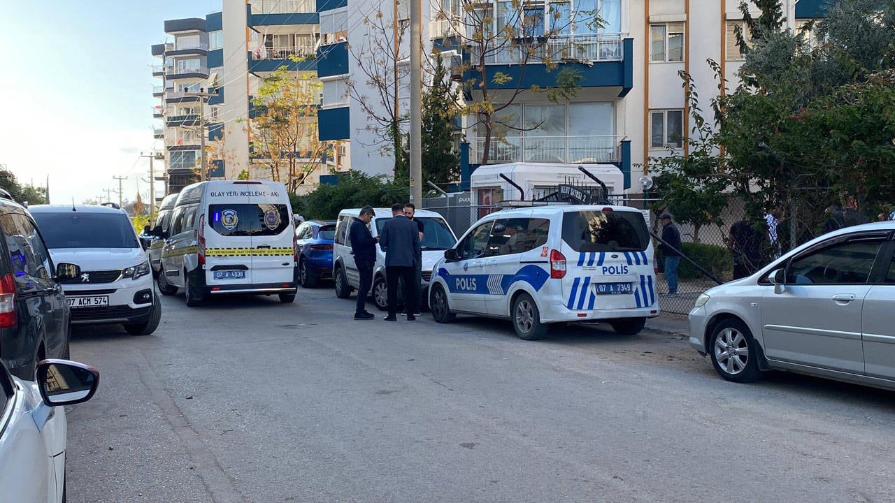 Antalya’da İranlı 3 kardeş yaşadıkları evde ölü bulundu