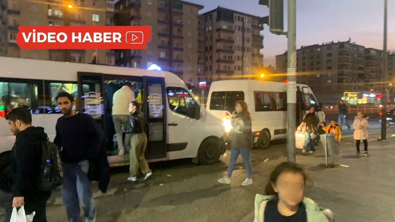 VİDEO- Diyarbakır’da şehir içi minibüs zulmü!