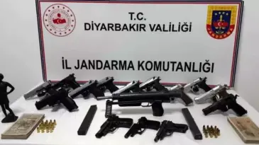 Diyarbakır’da Kaçak Silah ve Tarihi Eser Operasyonu