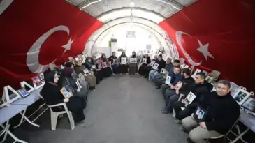 Diyarbakır Annelerinin Evlat Nöbeti 1961. Gününde 58 Aile Evladına Kavuşturdu