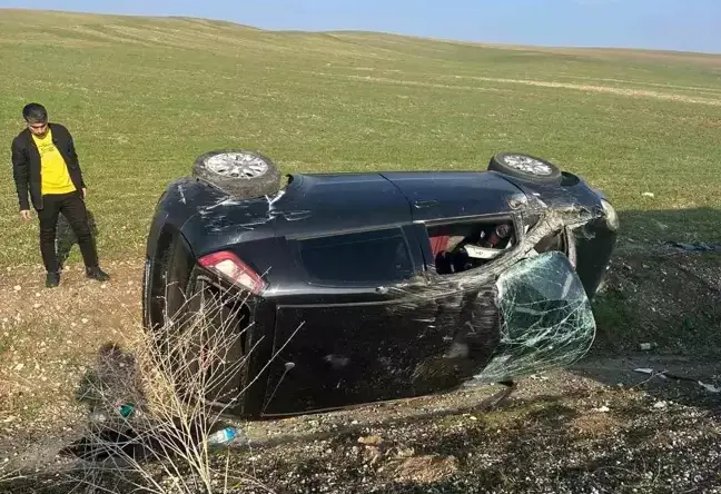 Diyarbakır’da Kontrolden Çıkan Otomobil Takla Attı: Sürücü Yaralandı