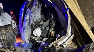 Diyarbakır’da Feci Kaza: 2 Ölü, 1 Yaralı